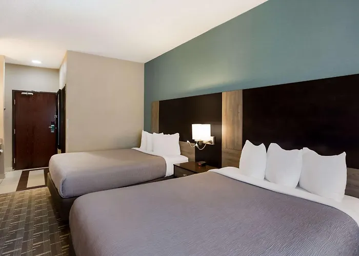 Quality Near Us Highway 34 And I-74 Inn 3*