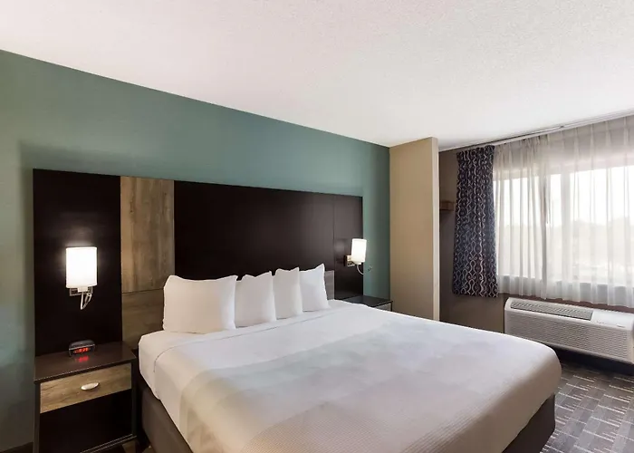 Inn Quality Near Us Highway 34 And I-74 Galesburg