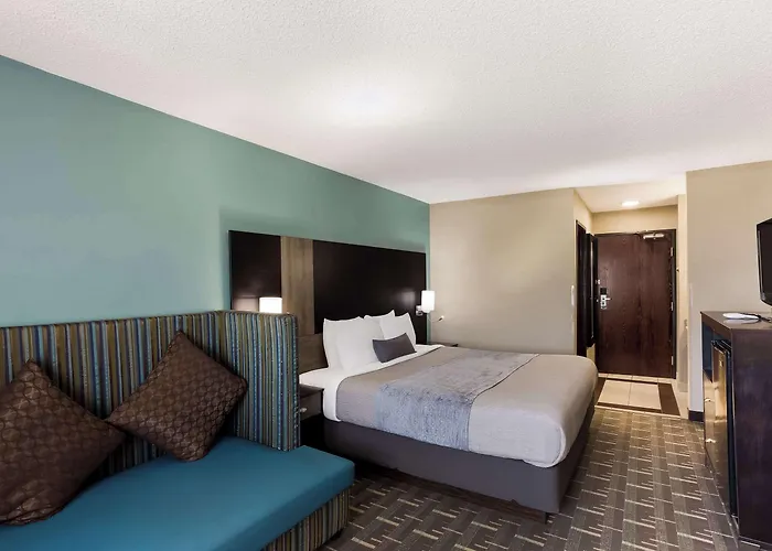 Quality Near Us Highway 34 And I-74 Inn 3*