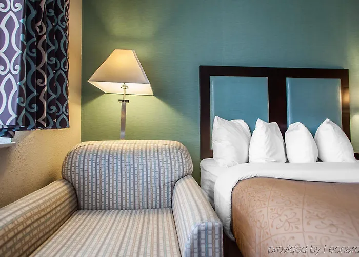 Inn Quality Near Us Highway 34 And I-74 Galesburg