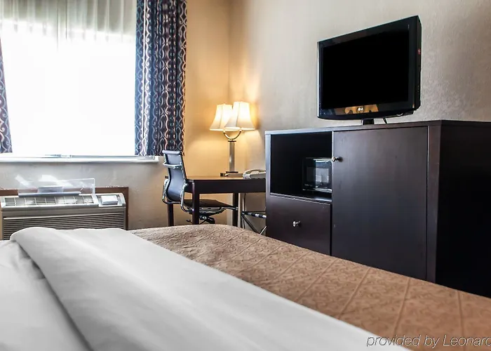 Inn Quality Near Us Highway 34 And I-74